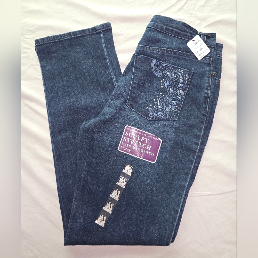 NWT - GLORIA VANDERBILT - Amanda Line - Blue Jeans